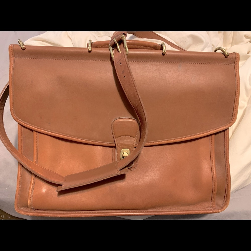 *VINTAGE* Coach messenger bag